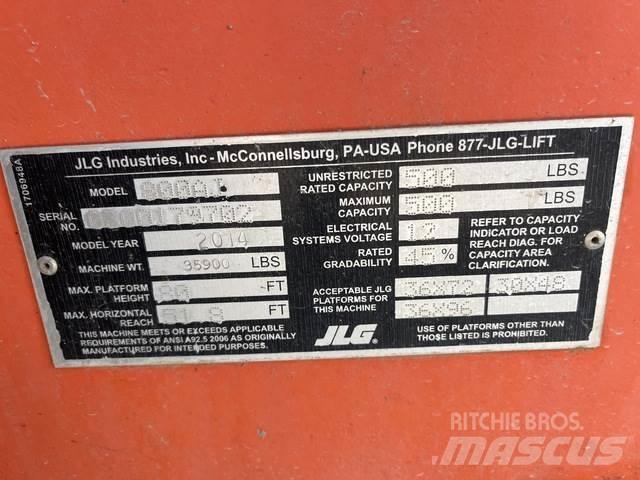 JLG 800 AJ ブームリフト　屈伸型