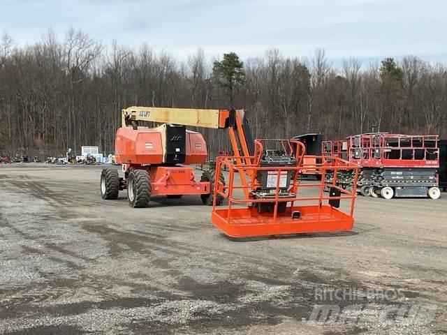JLG 800 AJ ブームリフト　屈伸型