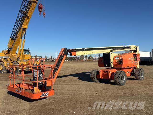 JLG 800 AJ ブームリフト　屈伸型