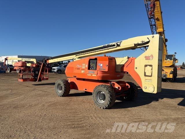 JLG 800 AJ ブームリフト　屈伸型