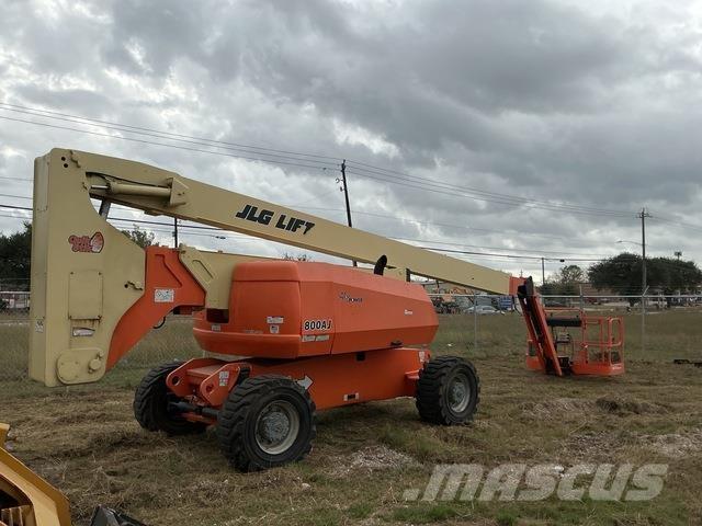 JLG 800 AJ ブームリフト　屈伸型