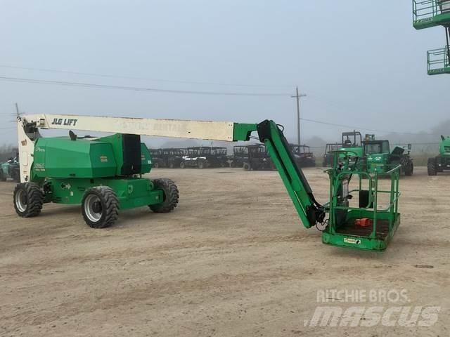 JLG 800AJ ブームリフト　屈伸型