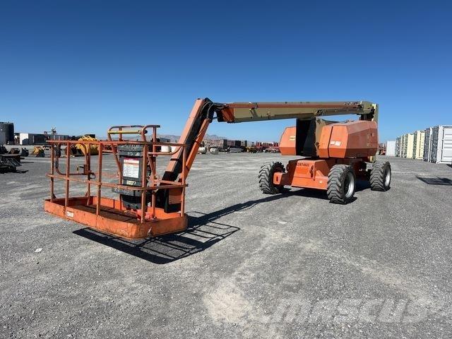 JLG 800AJ ブームリフト　屈伸型