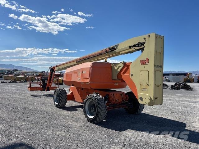 JLG 800AJ ブームリフト　屈伸型