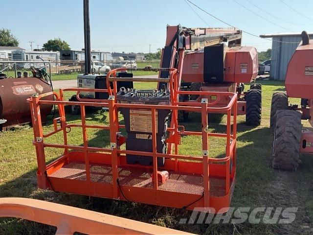 JLG 800AJ ブームリフト　屈伸型
