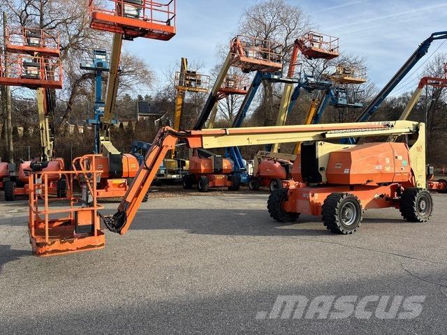 JLG 800AJ ブームリフト　屈伸型