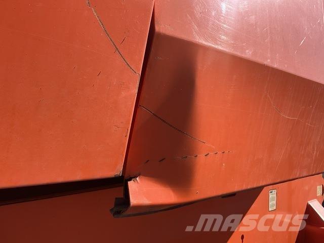 JLG 800S ブームリフト　直伸型