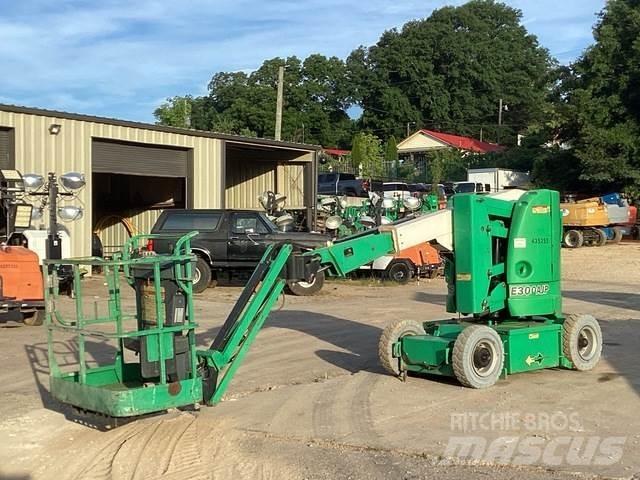 JLG E300 AJP ブームリフト　屈伸型