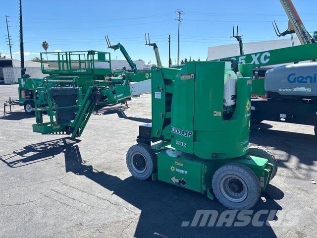 JLG E300 AJP ブームリフト　屈伸型
