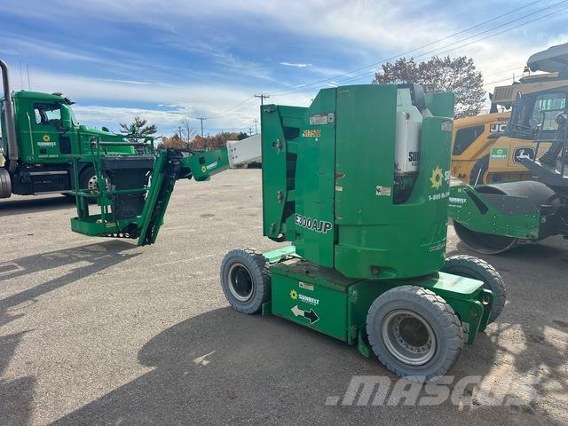 JLG E300 AJP ブームリフト　屈伸型