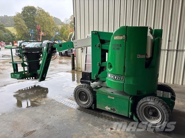 JLG E300AJ ブームリフト　屈伸型