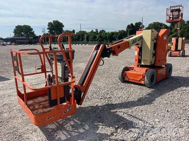 JLG E300AJP ブームリフト　屈伸型