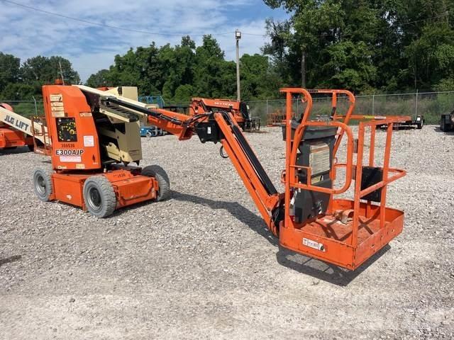 JLG E300AJP ブームリフト　屈伸型