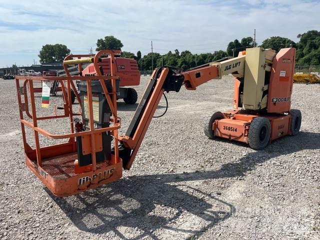 JLG E300AJP ブームリフト　屈伸型