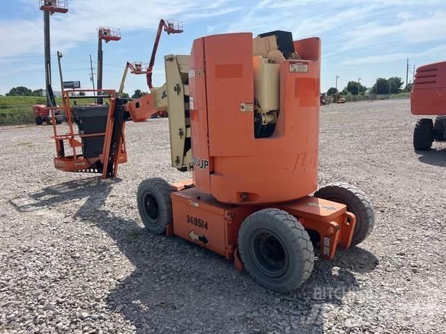 JLG E300AJP ブームリフト　屈伸型