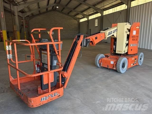 JLG E300AJP ブームリフト　屈伸型