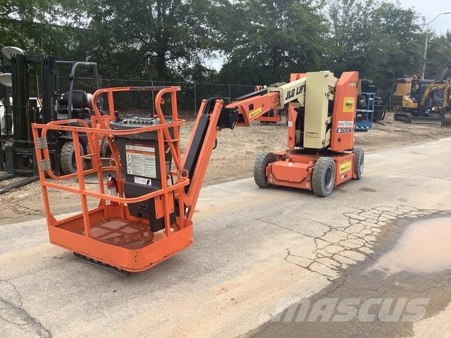 JLG E300AJP ブームリフト　屈伸型