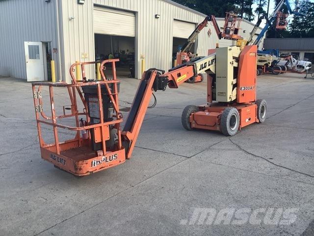 JLG E300AJP ブームリフト　屈伸型