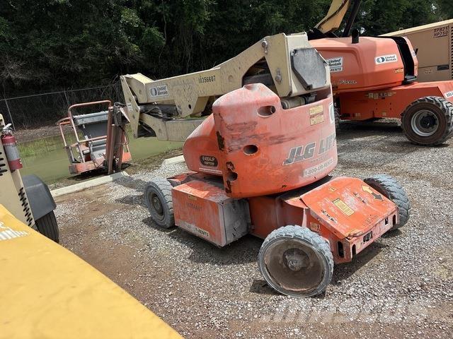 JLG E400AJP ブームリフト　屈伸型