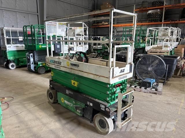 JLG ES2632 シザースリフト