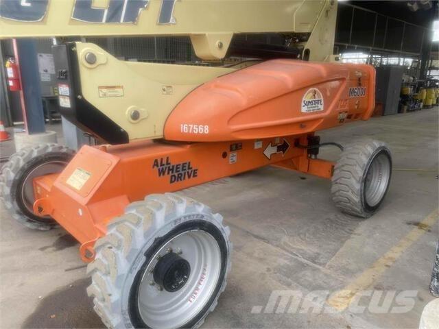 JLG M600J ブームリフト　屈伸型