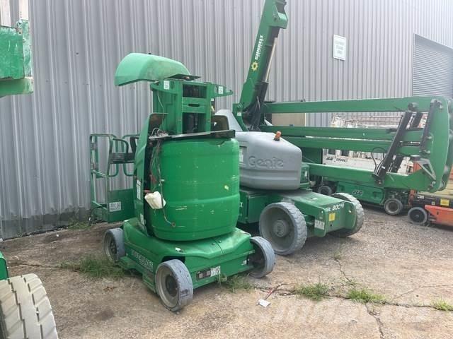 JLG Toucan 26E 垂直昇降型リフト