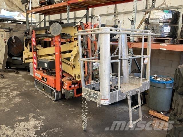 JLG X600AJ ブームリフト　屈伸型