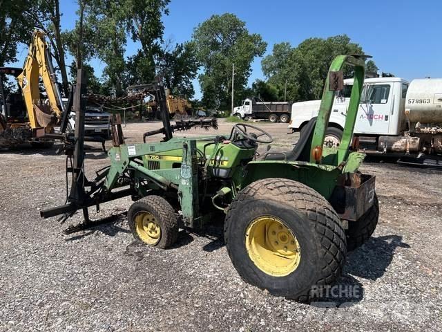 John Deere 750 コンパクトトラクター