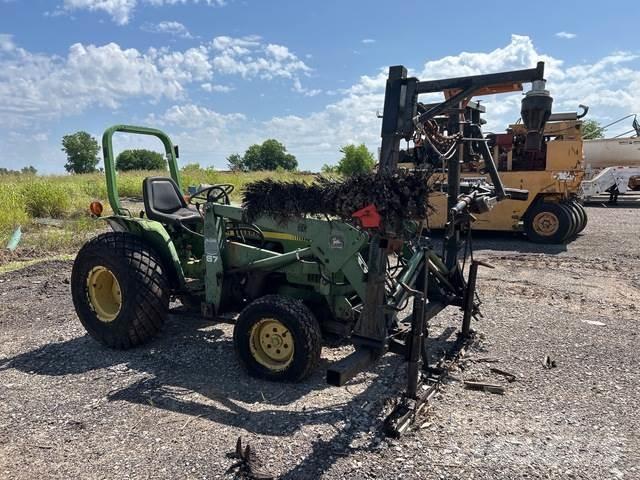 John Deere 750 コンパクトトラクター
