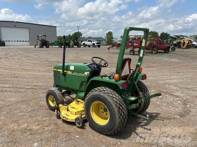 John Deere 770 コンパクトトラクター