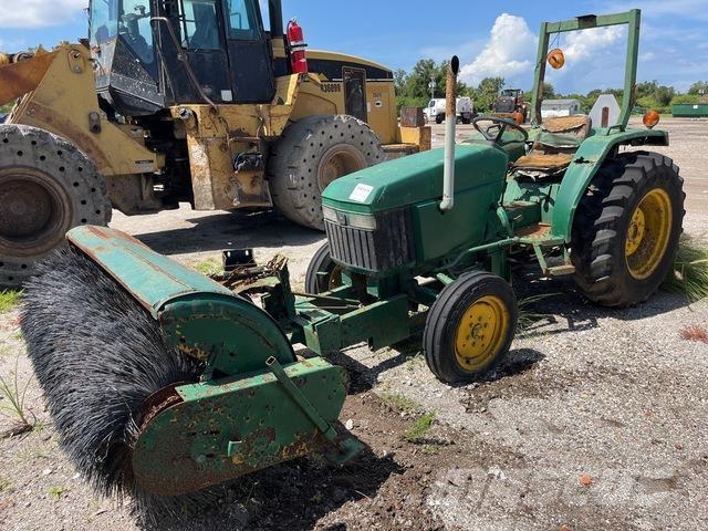 John Deere 970 屋内用スイーパー