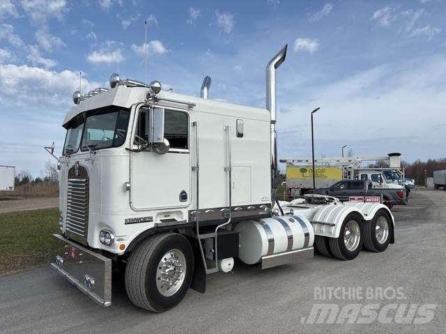 Kenworth K100 キャビン及び内装