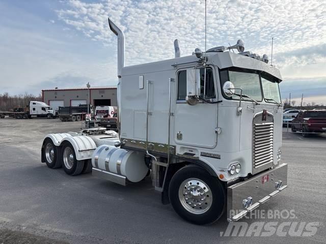 Kenworth K100 キャビン及び内装