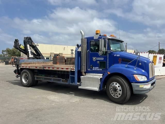 Kenworth T270 平ボディー