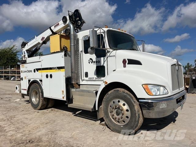 Kenworth T270 多目的／汎用車両