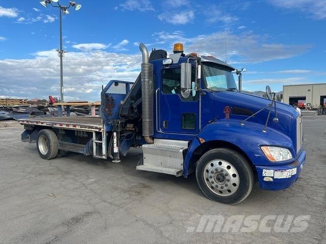 Kenworth T270 クレーントラック、ユニック車