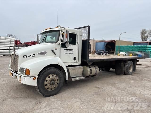 Kenworth T300 平ボディー