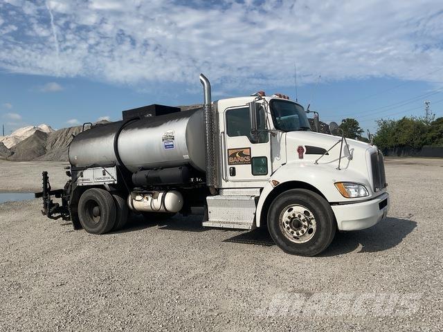 Kenworth T370 ミキサー車