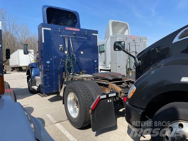 Kenworth T440 中古トラクターヘッド | トレーラーヘッド