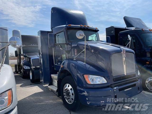 Kenworth T440 中古トラクターヘッド | トレーラーヘッド