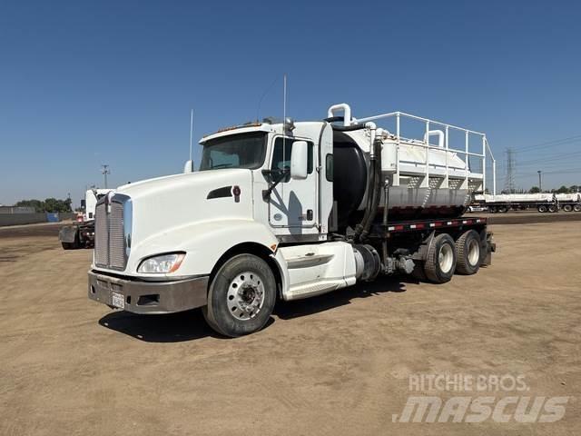 Kenworth T660 コンバイン／バキュームトラック