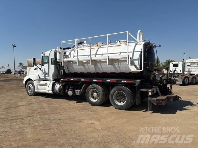 Kenworth T660 コンバイン／バキュームトラック