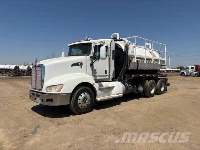 Kenworth T660 コンバイン／バキュームトラック