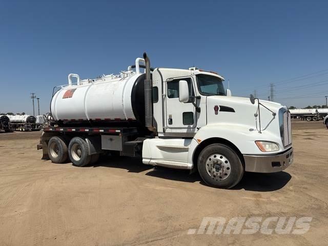 Kenworth T660 コンバイン／バキュームトラック