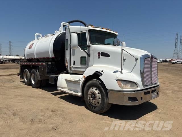 Kenworth T660 コンバイン／バキュームトラック