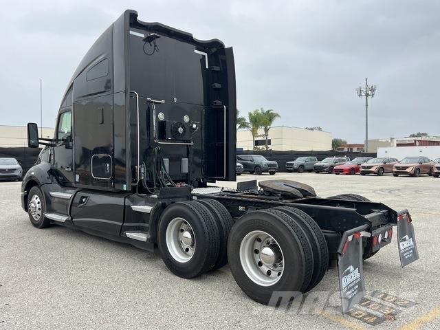 Kenworth T680 中古トラクターヘッド | トレーラーヘッド