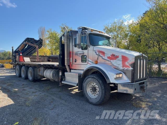 Kenworth T800 クレーントラック、ユニック車