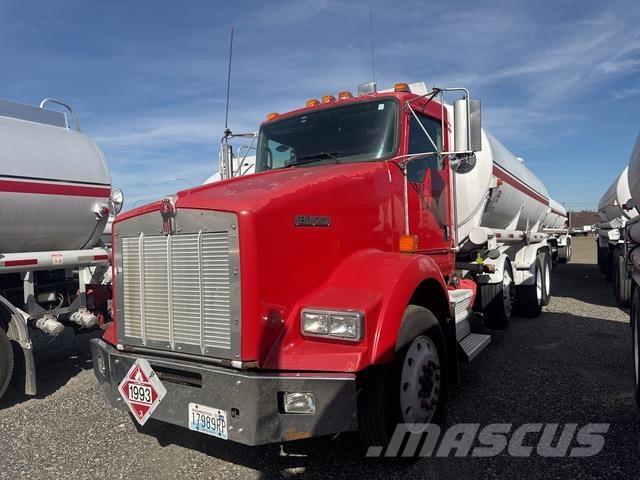 Kenworth T800 タンカートラック