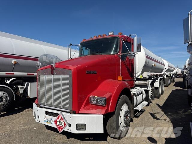 Kenworth T800 タンカートラック