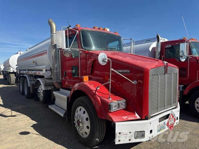 Kenworth T800 タンカートラック